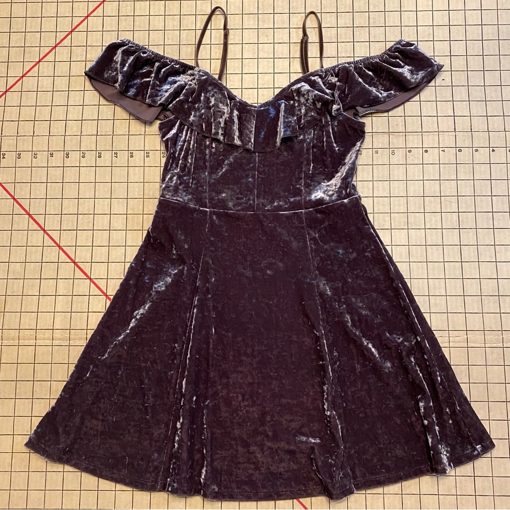 American Eagle Outfitters gray crushed velvet dress, fit and flair, small short